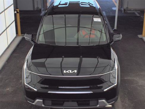 Used 2024 Kia EV9 Light Long Range image 2