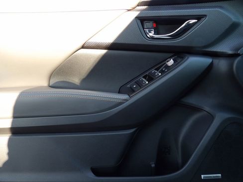 Used 2025 Subaru Crosstrek 2.5i Limited w/ Popular Package #3A image 10