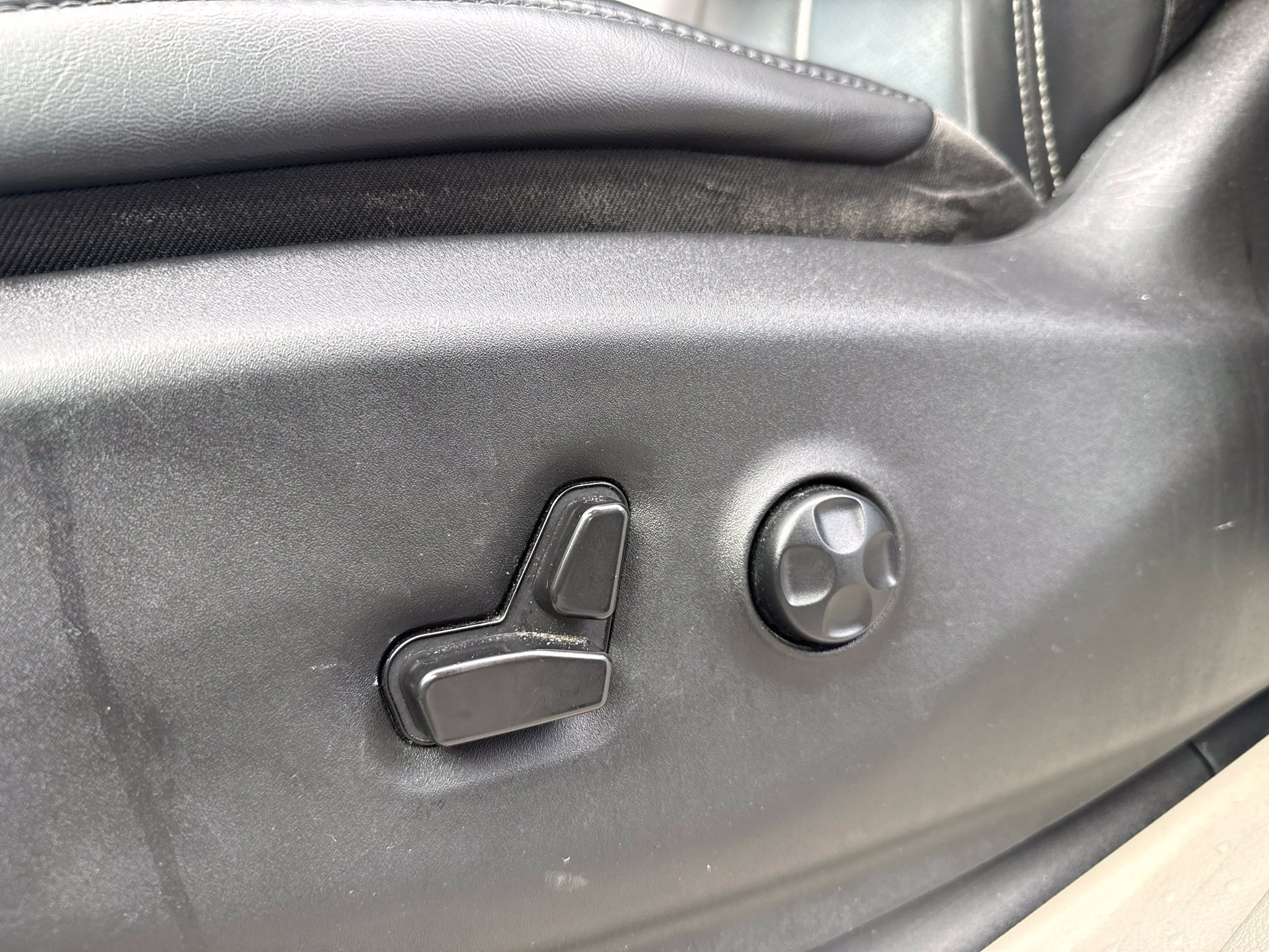 Used 2023 Chrysler Pacifica Touring-L FWD image 26
