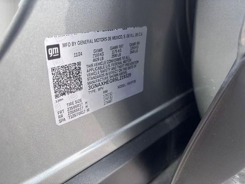 Used 2025 Chevrolet Equinox LT FWD image 34