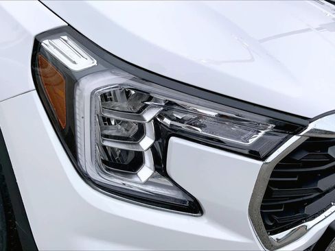 Certified 2022 GMC Terrain SLE w/ Driver Convenience Package image 26