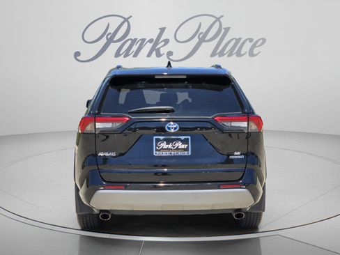Used 2022 Toyota RAV4 SE AWD/4WD image 4