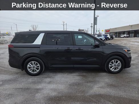 Used 2024 Kia Carnival LX image 8