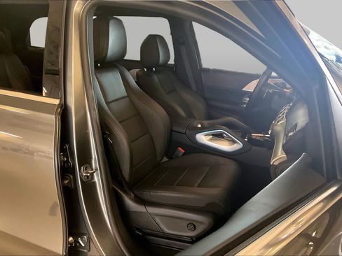 Used 2025 Mercedes-Benz GLS 450 4MATIC image 8