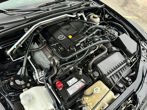 Used 2006 MAZDA MX-5 Miata Grand Touring w/ Premium Pkg image 40