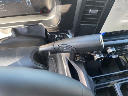 New 2026 Ford F250 Lariat w/ Black Appearance Package image 17