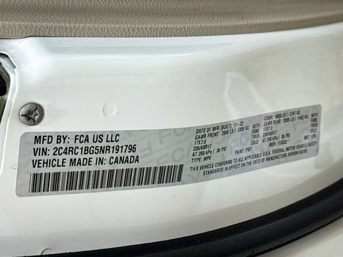 Used 2022 Chrysler Pacifica Touring-L FWD image 28