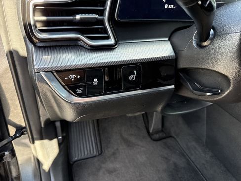 Used 2023 Kia Sportage SX FWD image 19