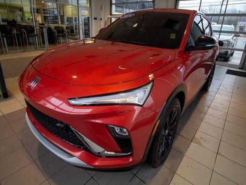 Certified 2024 Buick Envista Sport Touring image 2