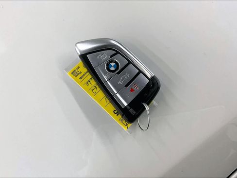 Used 2021 BMW X5 xDrive40i w/ Premium Package image 13