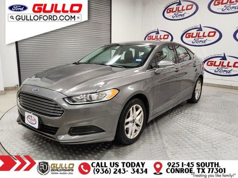 Used 2014 Ford Fusion SE image 3