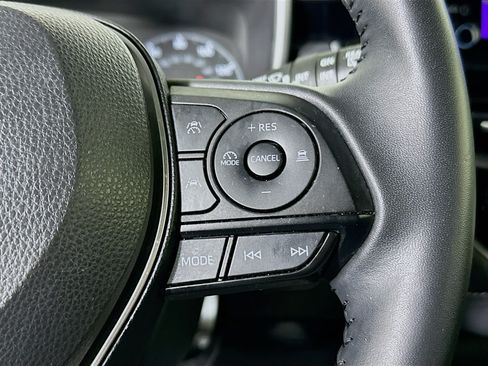 Used 2025 Toyota Corolla SE FWD image 17
