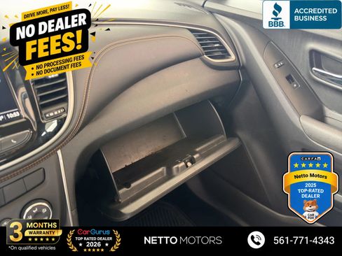 Used 2018 Chevrolet Trax LS AWD/4WD image 32