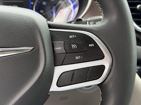 Used 2023 Chrysler Voyager LX FWD image 13