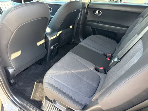 Used 2024 Hyundai Ioniq 5 SE RWD image 19