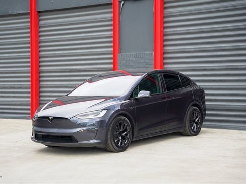 Used 2024 Tesla Model X image 1