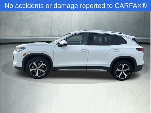 Used 2025 Volkswagen Tiguan SE w/ Panoramic Sunroof Package image 2