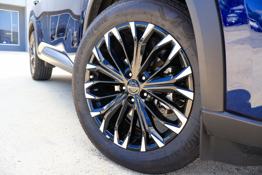 Certified 2026 Nissan Rogue Dark Armor FWD image 27