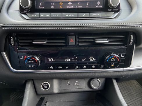 Used 2021 Nissan Rogue SV w/ Premium Package image 20