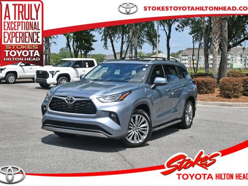 Used 2023 Toyota Highlander Platinum FWD image 1