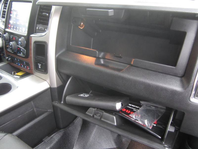 Used 2018 RAM 1500 Laramie AWD/4WD image 38