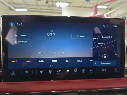 Used 2023 Lincoln Corsair Reserve w/ Equipment Group 201A image 26