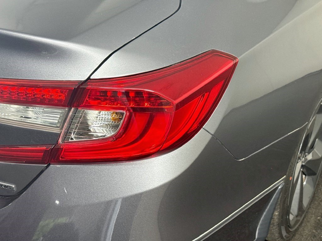Used 2018 Honda Accord Touring image 33