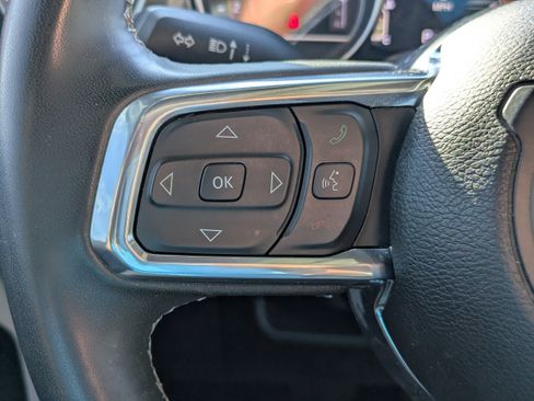 Used 2023 Jeep Wrangler Unlimited Sahara AWD/4WD image 13