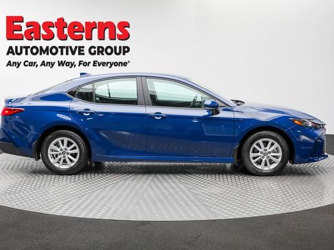 Used 2025 Toyota Camry LE w/ Convenience Package image 4