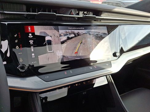 Used 2024 Jeep Wagoneer Launch Edition image 15