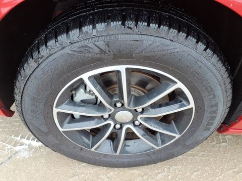 Used 2015 Dodge Grand Caravan SE image 5