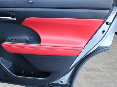 Used 2021 Toyota Highlander XSE image 24