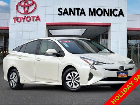 Used 2018 Toyota Prius Two image 2