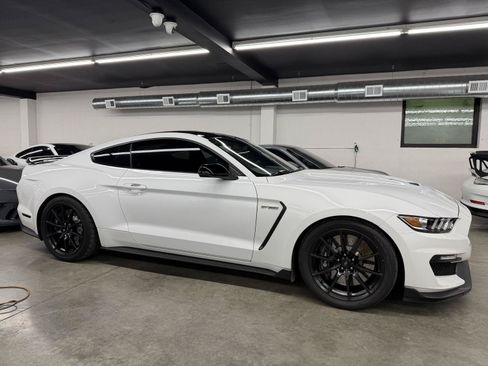 Used 2017 Ford Mustang Shelby GT350 w/ Electronics Package RWD image 5