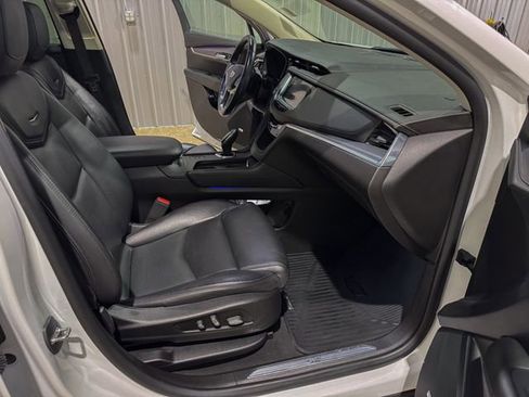 Used 2019 Cadillac XT5 Premium Luxury w/ Driver Assist Package AWD/4WD image 23