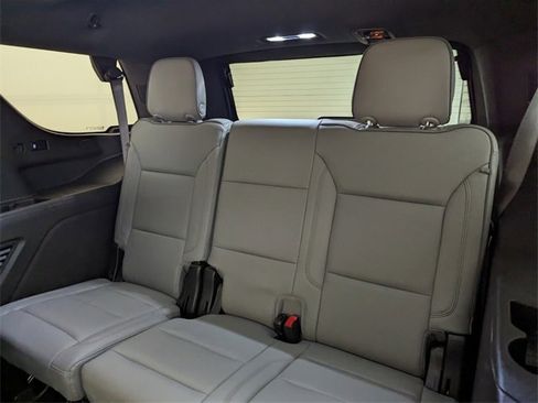 Used 2021 GMC Yukon SLT w/ SLT Premium Package image 8