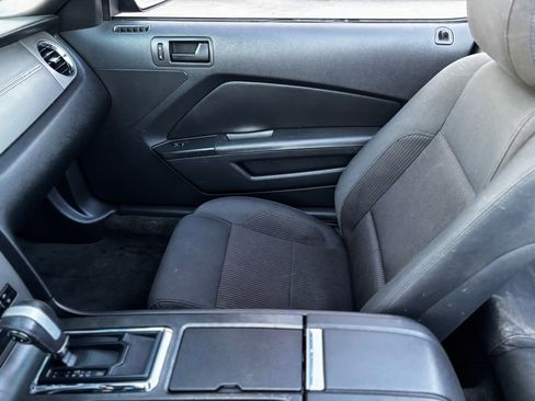 Used 2014 Ford Mustang Convertible image 16