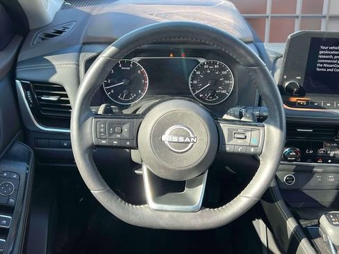 Used 2023 Nissan Rogue SL w/ SL Premium Package image 14