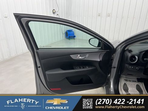 Used 2023 Kia Forte LXS w/ LXS Technology Package image 8