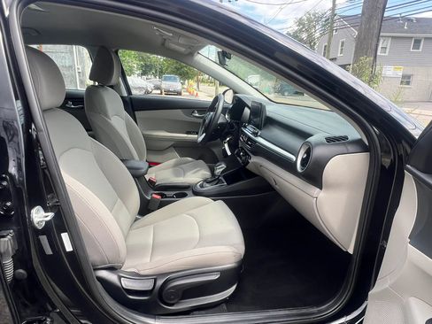Used 2019 Kia Forte LXS FWD image 30