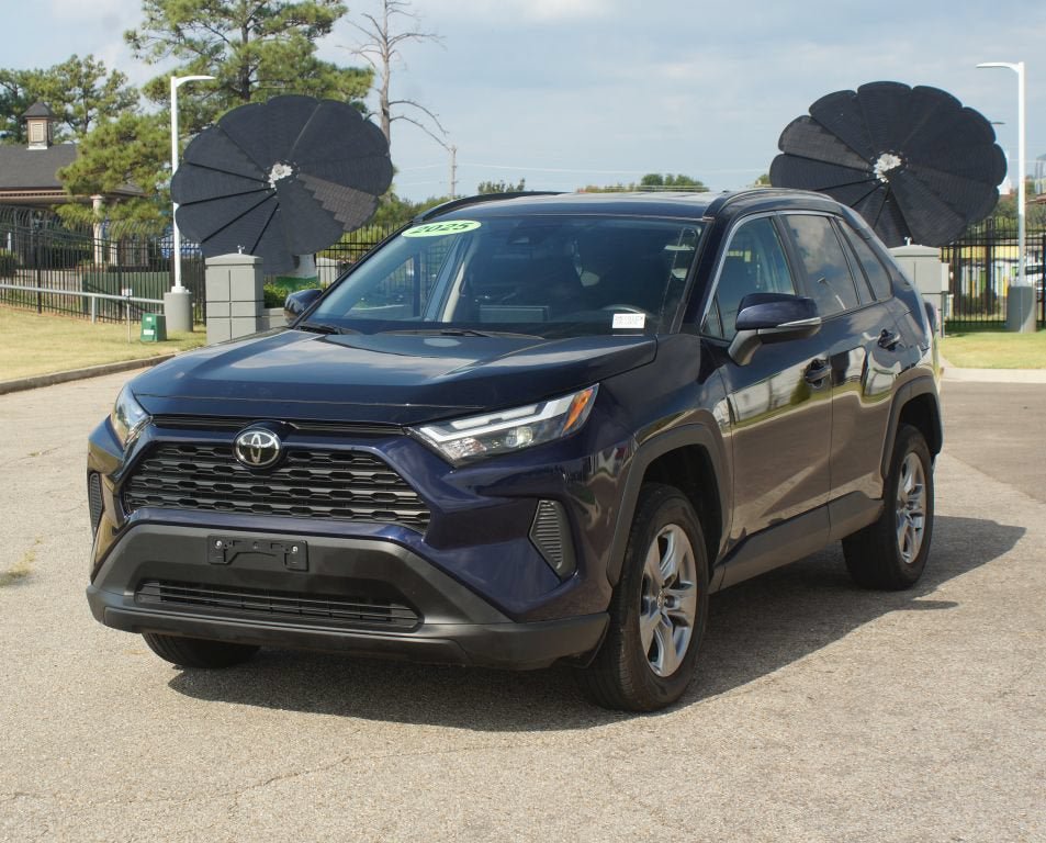 Used 2025 Toyota RAV4 XLE AWD/4WD image 23
