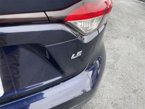Used 2021 Toyota Corolla LE image 6