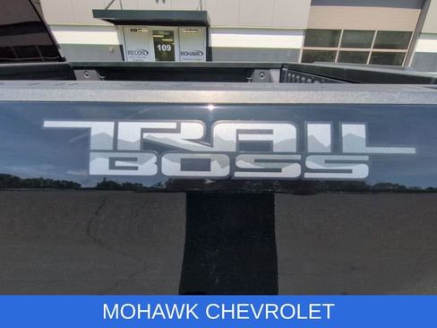 Used 2022 Chevrolet Silverado 1500 Custom Trail Boss w/ Midnight Edition AWD/4WD image 33