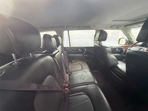 Used 2016 INFINITI QX80 4WD w/ Deluxe Technology Package image 10