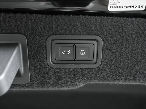 Used 2024 Audi S8 4.0T image 97