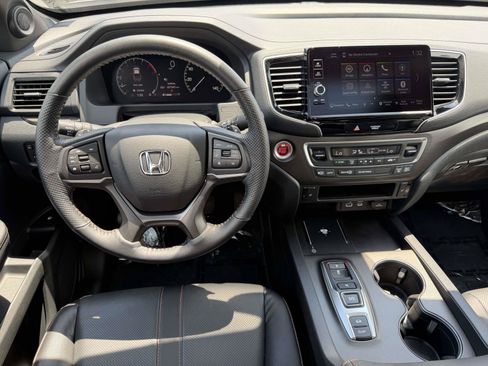 Certified 2025 Honda Ridgeline TrailSport image 11