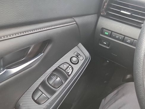 Used 2024 Nissan Sentra SV FWD image 13