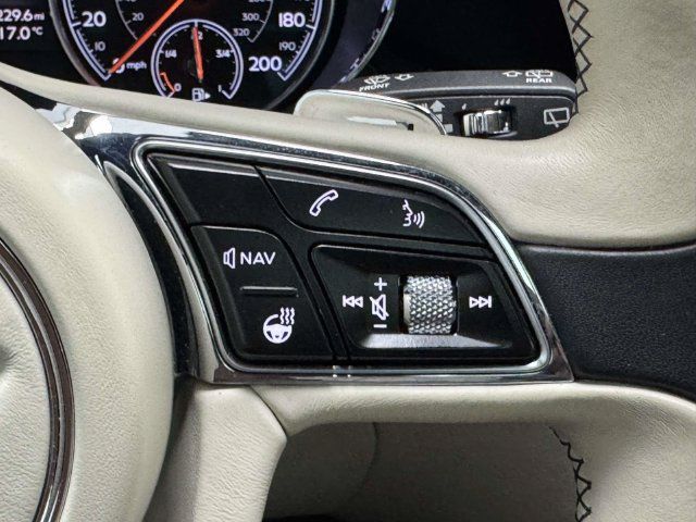 Used 2020 Bentley Bentayga AWD/4WD image 38