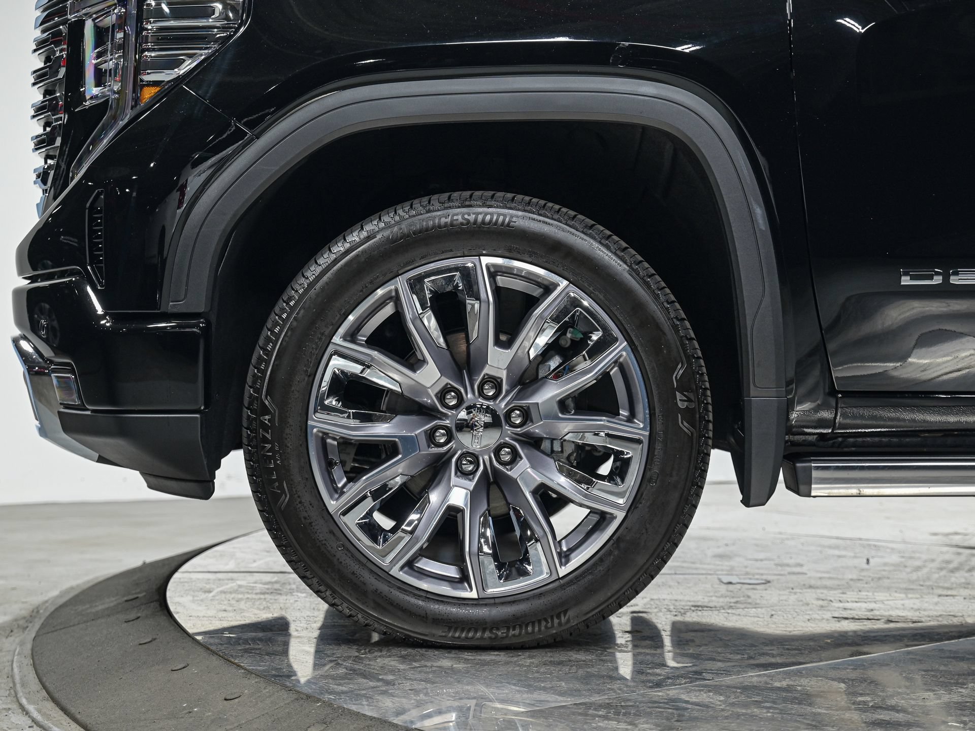 Used 2026 GMC Sierra 1500 Denali AWD/4WD image 3