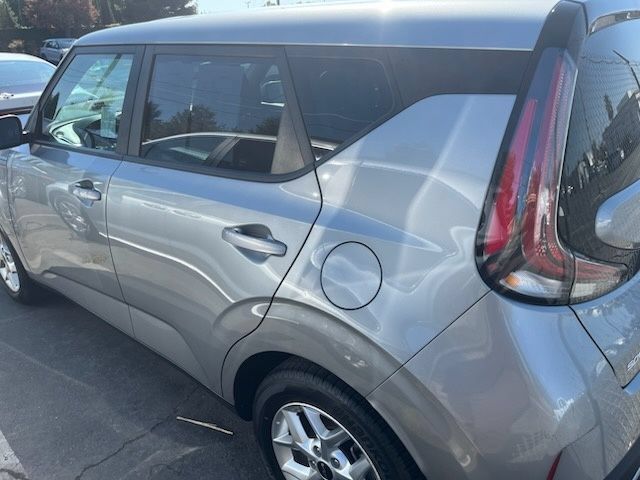 Used 2025 Kia Soul LX w/ LX Technology Package FWD image 6
